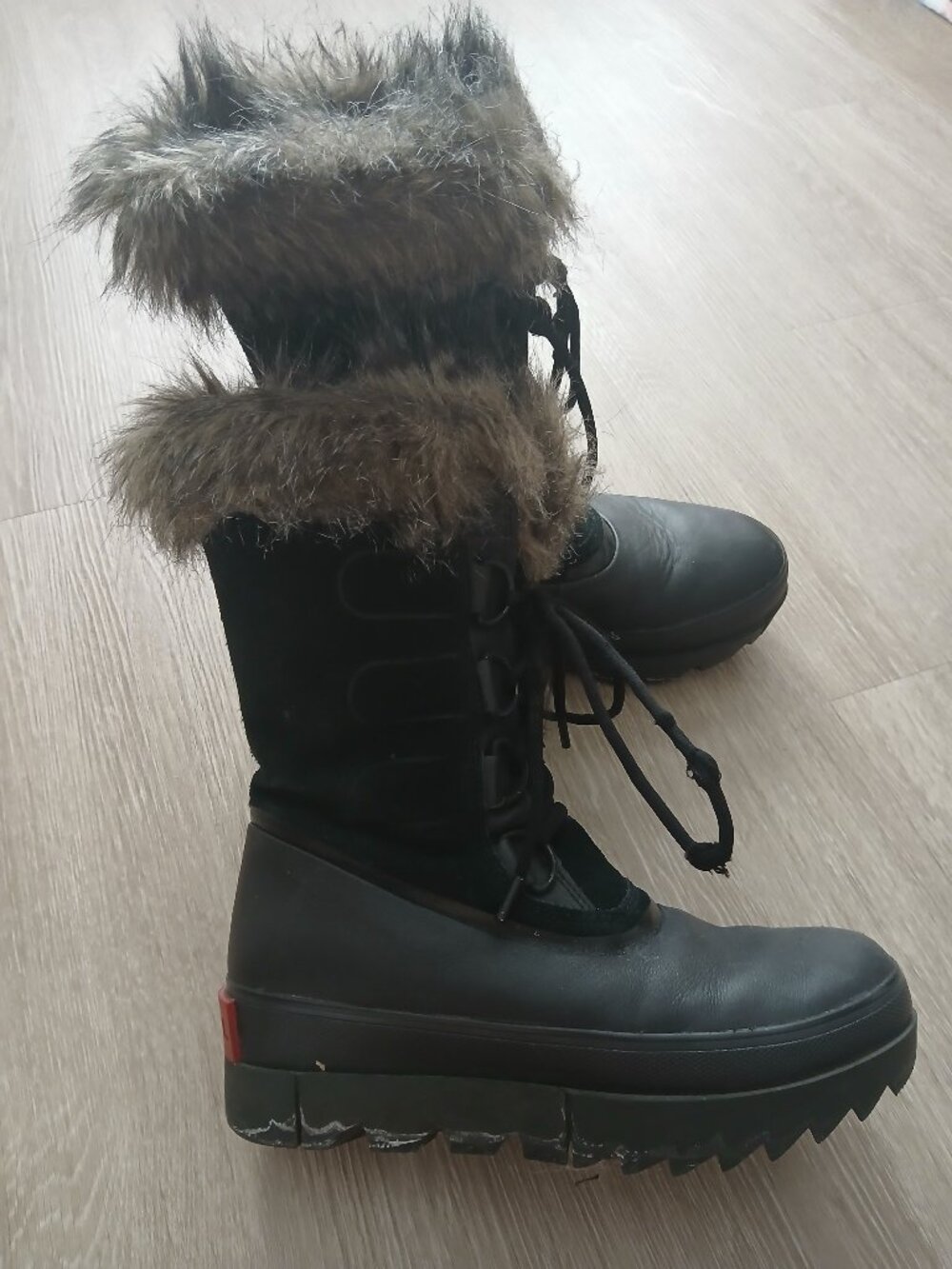 THE BEST WINTER BOOTS EVER - SOREL BLACK SIZE 9!!! - Picture 6 of 13